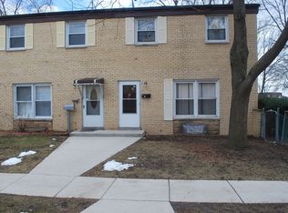 812 Colonial Dr APT B, Wheeling, IL 60090