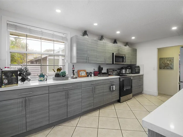10135 SW 139th Pl — Photo 7
