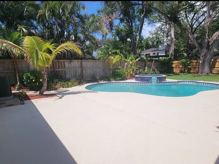 1506 S Trask St — Photo 31
