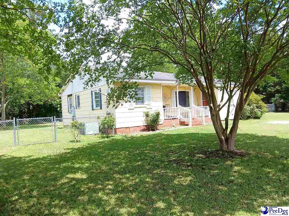 1st image of 221 Pecan Dr