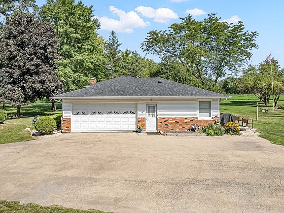 5th image of 3918 E 550th Rd