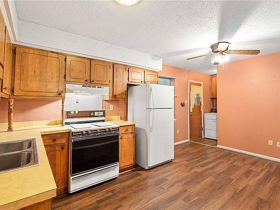 5th image of 11297 Old Moffat Rd