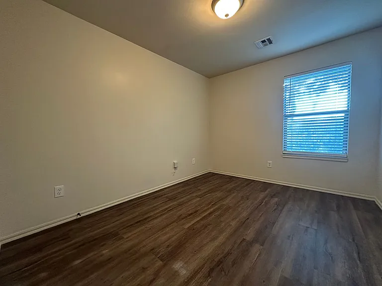412 Chalk Hill Ct — Photo 45