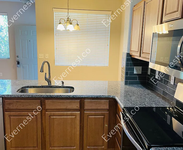 2851 Kansas Dr — Photo 4