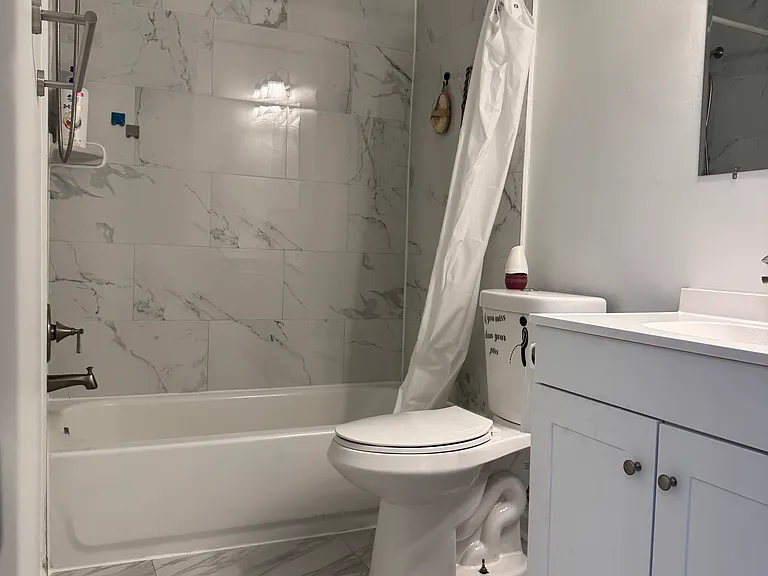 900 Nadine Ct — Photo 16