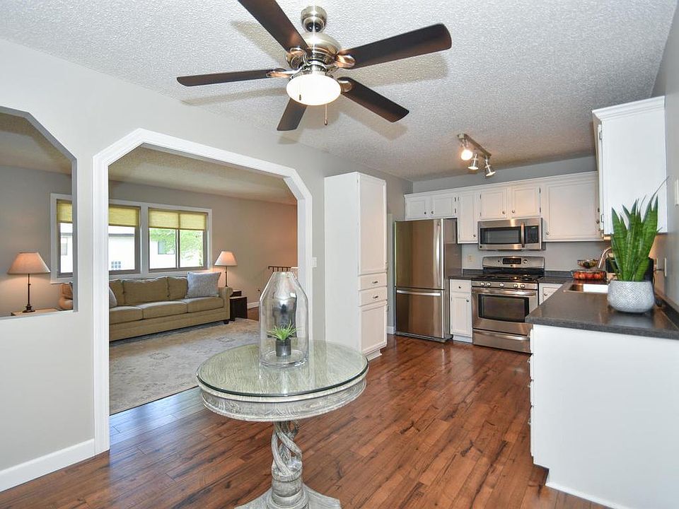 1st image of 9990 Cord St NE