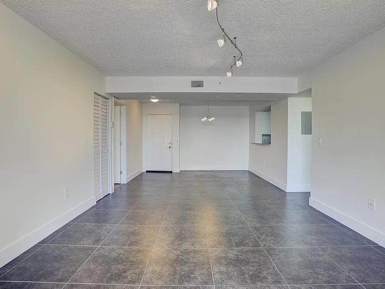 2711 Ocean Club Blvd #203 — Photo 7