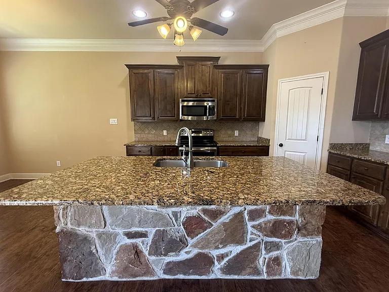 9804 Houston Dr — Photo 10