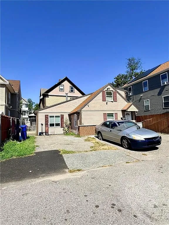 35 Spicer St — Photo 1