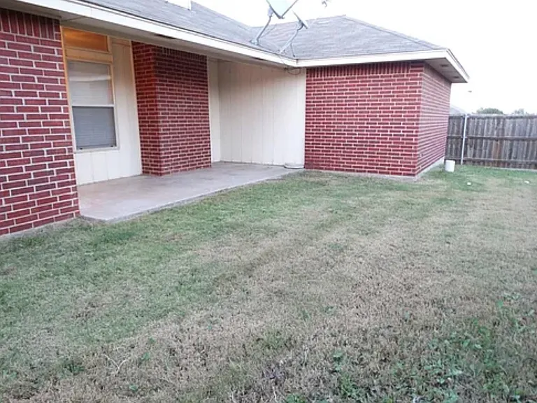 8812 NW 85th Pl — Photo 18
