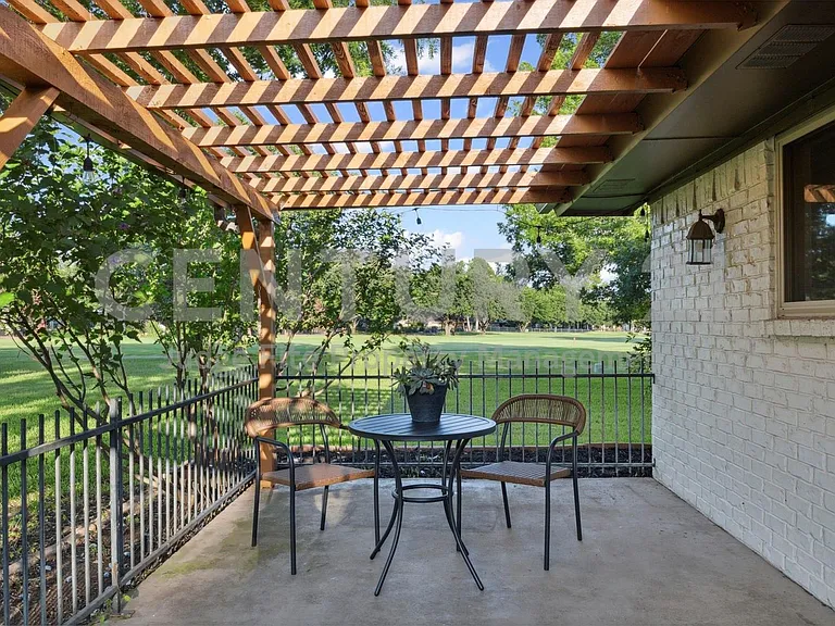 1308 Clubhouse Ct — Photo 25
