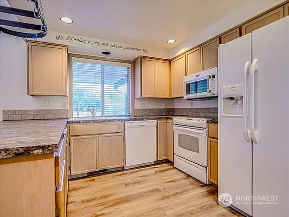 5th image of 13602 95th Avenue Ct E