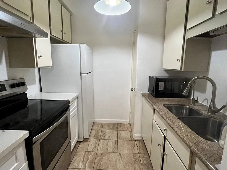 10047 Westpark Dr #77 — Photo 4