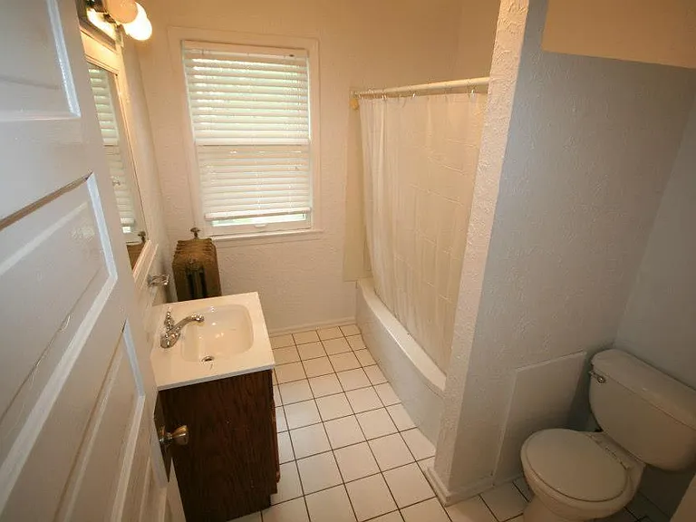 1835 Dayton Ave #1835 — Photo 2