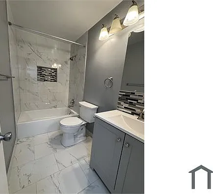 3 bed, 1043 sqft, $3,300 — Photo 2