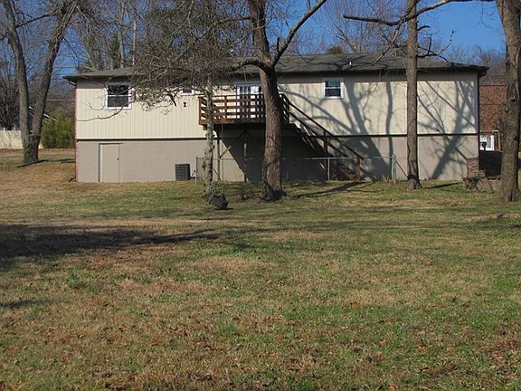 4th image of 1702 Cedar Ln