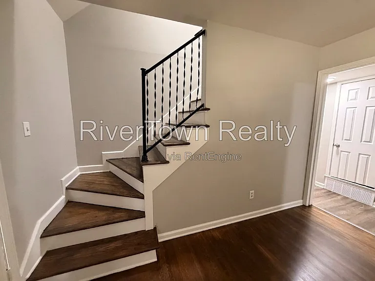 2884 Spring Hill Dr — Photo 8