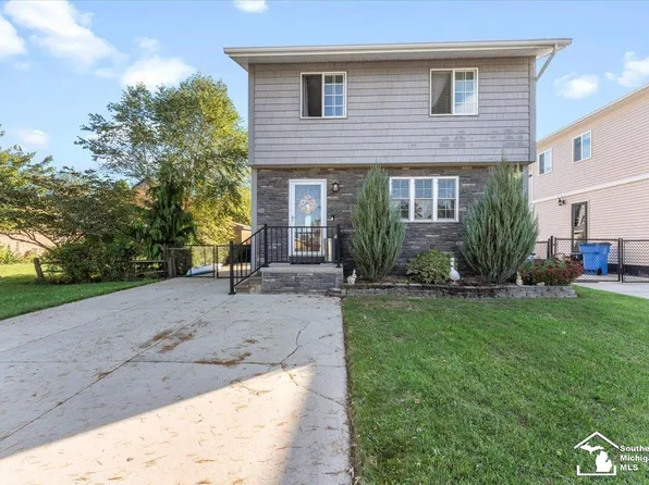 29229 Munro St, Gibraltar, MI 48173