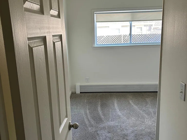 4067 Agnes Ave — Photo 3