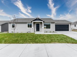 802 Grapevine St, Grandview, WA 98930