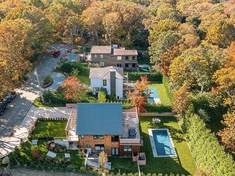9 Gull Rock Rd — Photo 1