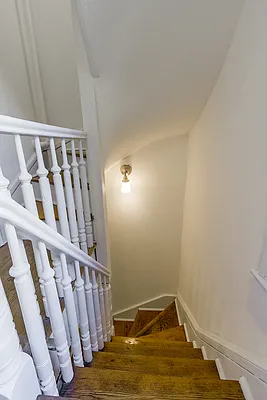 Rented by Dixon Advisory USA Inc. | media 136