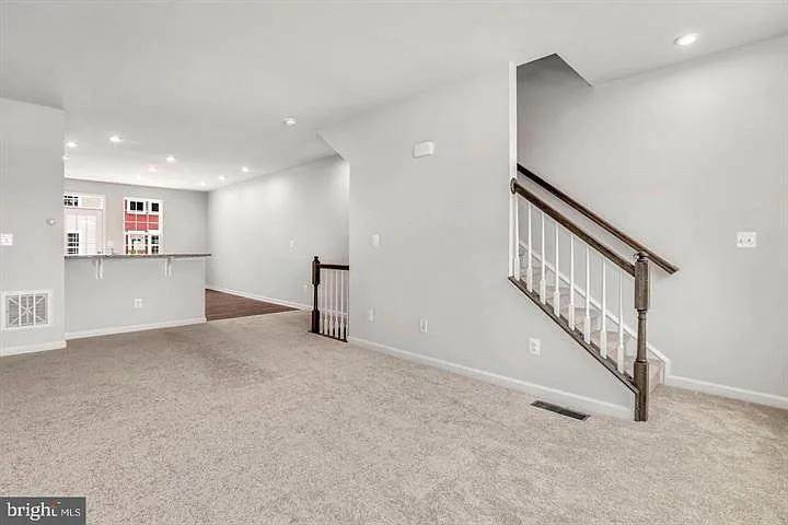 7504 Hancock St — Photo 11