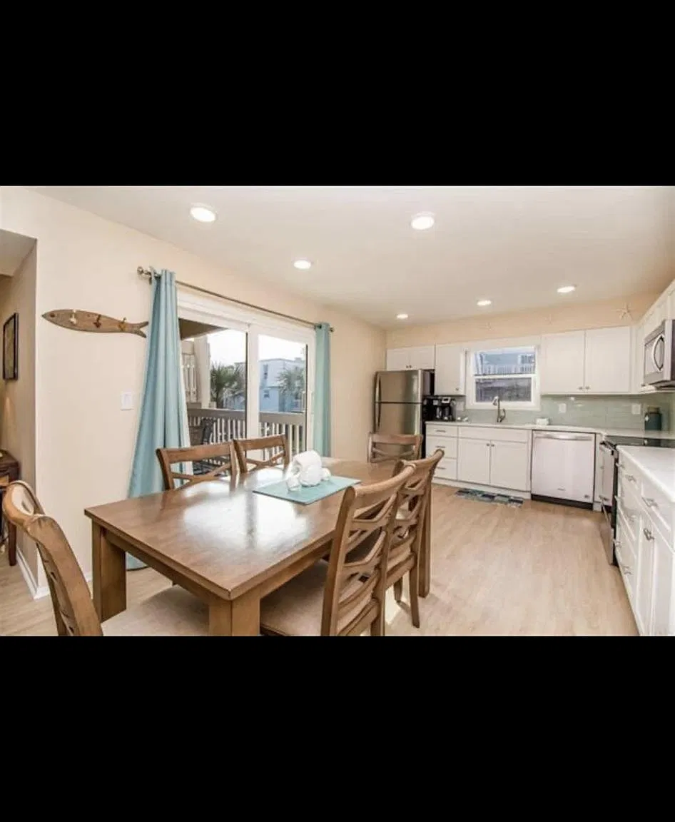 1100 Fort Pickens Rd — Photo 4