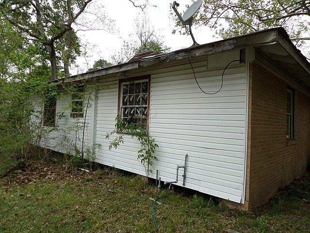 2nd image of 3016 Louisiana Ave