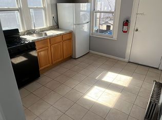 130 4th St #2, Elizabethport, NJ 07206