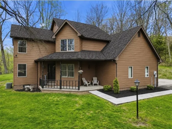 143 W Cruikshank Rd, Butler, PA 16002