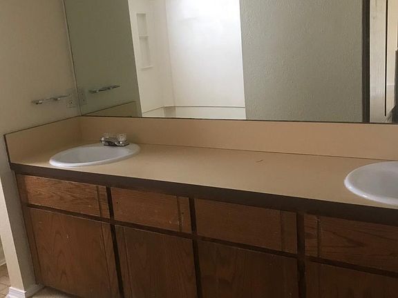 4th image of 4002 NW Ozmun Ave APT B7