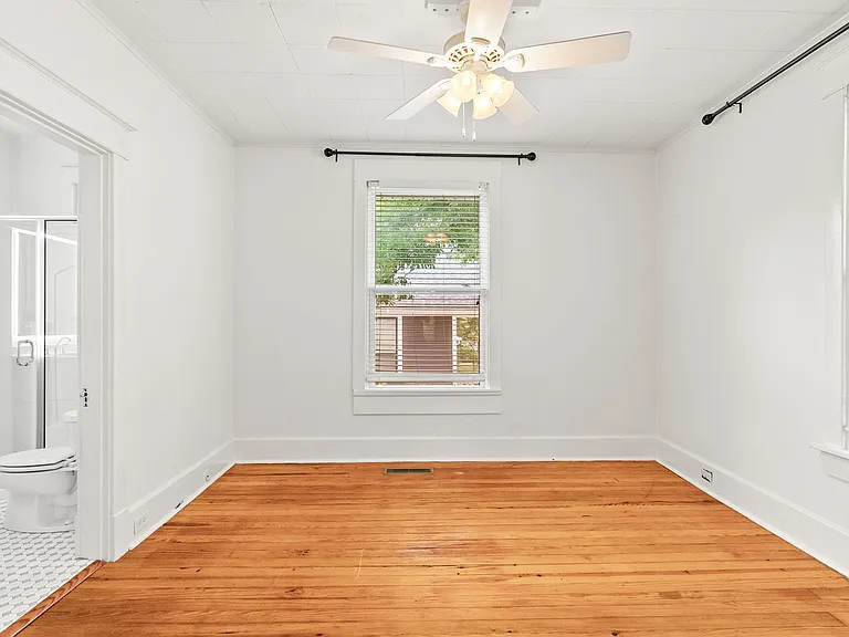 4905 Lee Ave — Photo 9