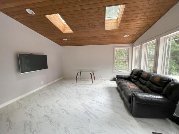 5215 192nd Pl NE