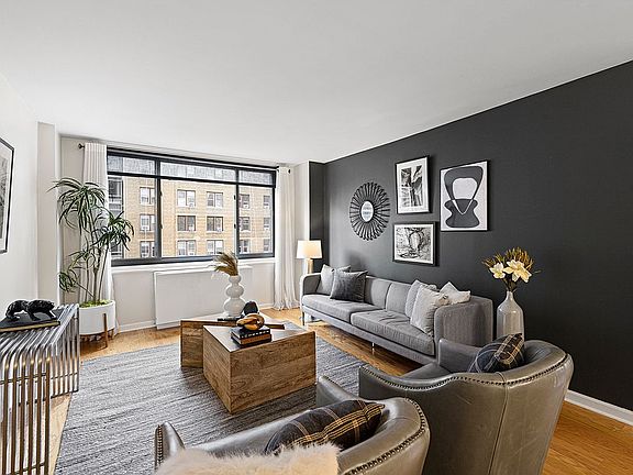 2nd image of 2025 Broadway APT 12D