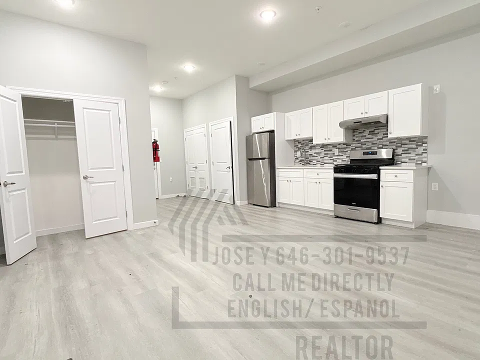 98 12th Ave #30