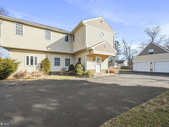 5th image of 117 State Ave