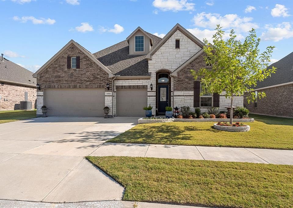 1st image of 15856 Bent Rose Way