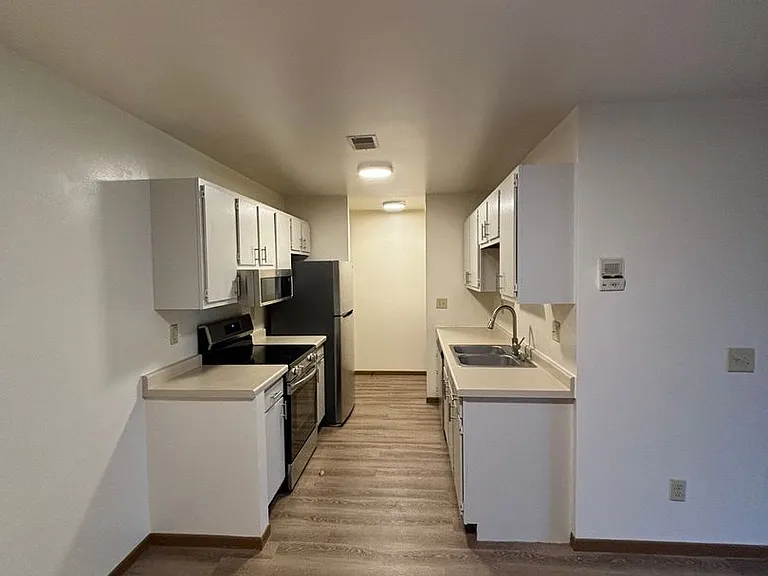 2000-2007 Continental Ln — Photo 1