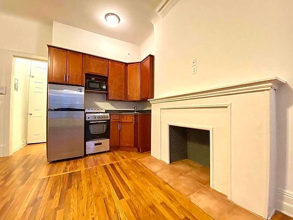 5th image of 256 W 73rd St