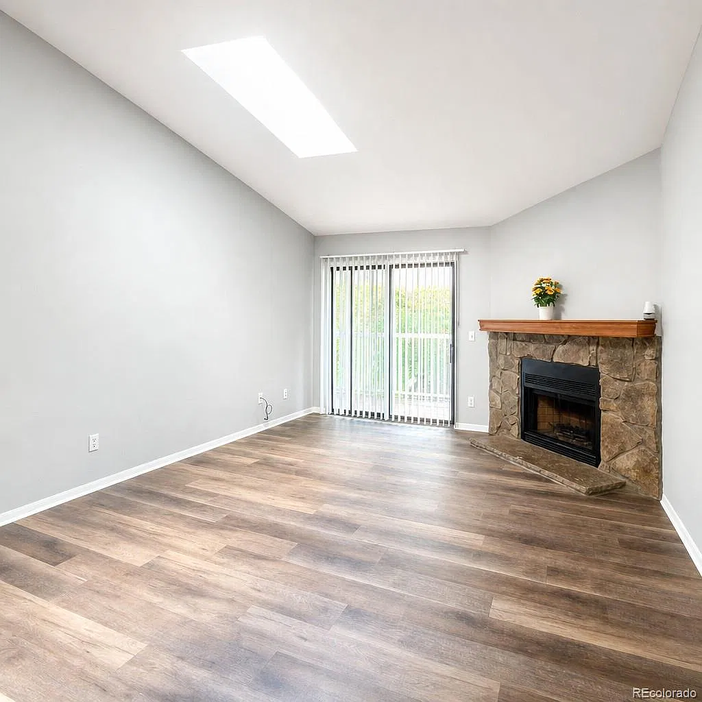 1 bed, 734 sqft, $1,435 — Photo 4