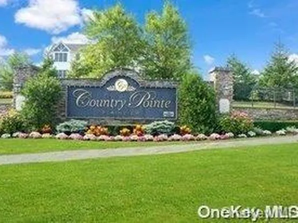 9201 Beech Tree Lane #201, Plainview, NY 11803