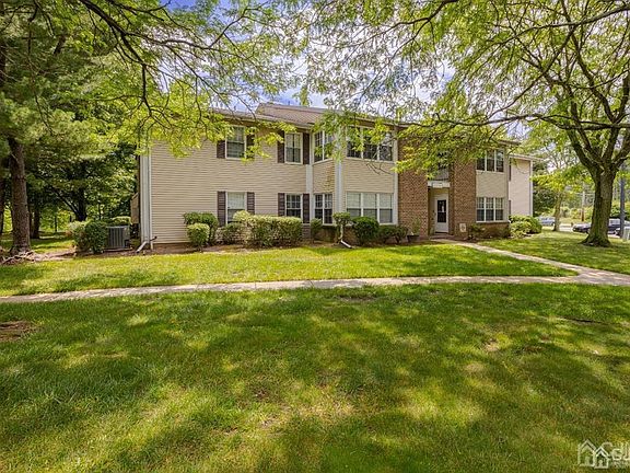 3rd image of 150 Pennsylvania Way