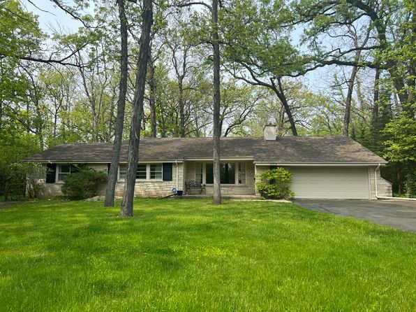 980 Mellody Rd, Lake Forest, IL 60045