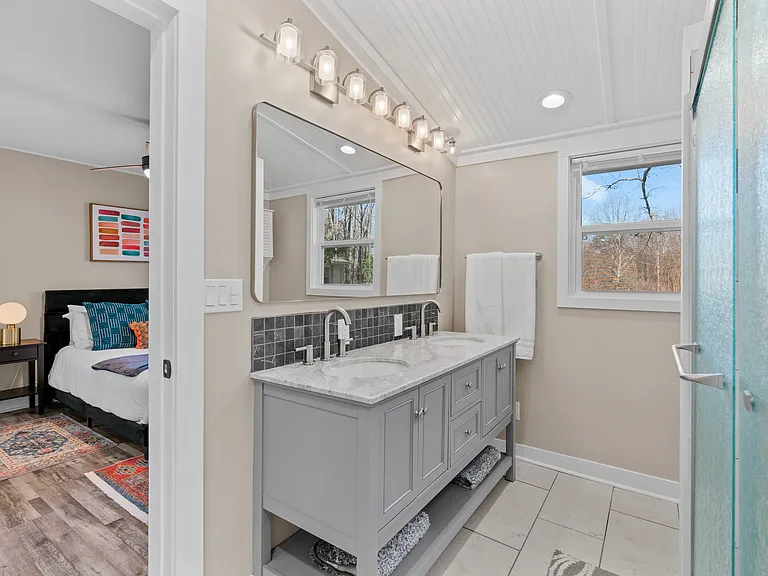 Ensuite bath
