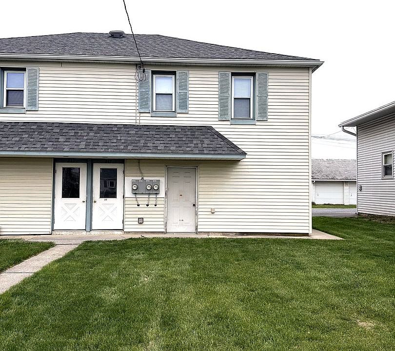 1st image of 217 W Maple St