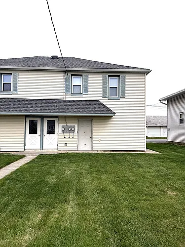 217 W Maple St Photo 1