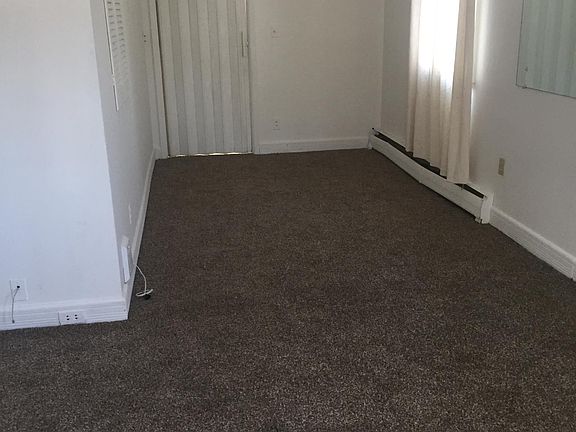 Dining room Brand new carpet