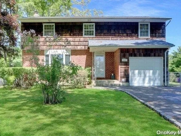 165 Keswick Drive, East Islip, NY 11730