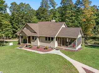 21125 Valencourt Rd, Copemish, MI 49625
